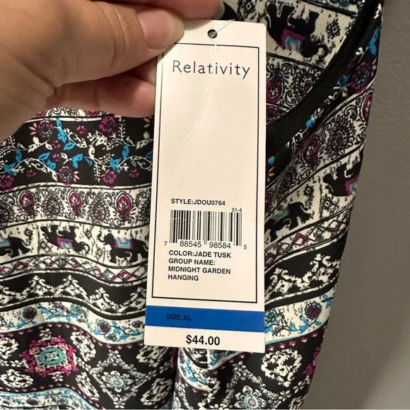 RELATIVITY ELEPHANT PRINT TANK TOP NWT XL - Picture 4 of 8